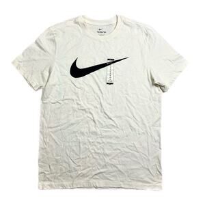 Nike Essential Logo T-Shirt
